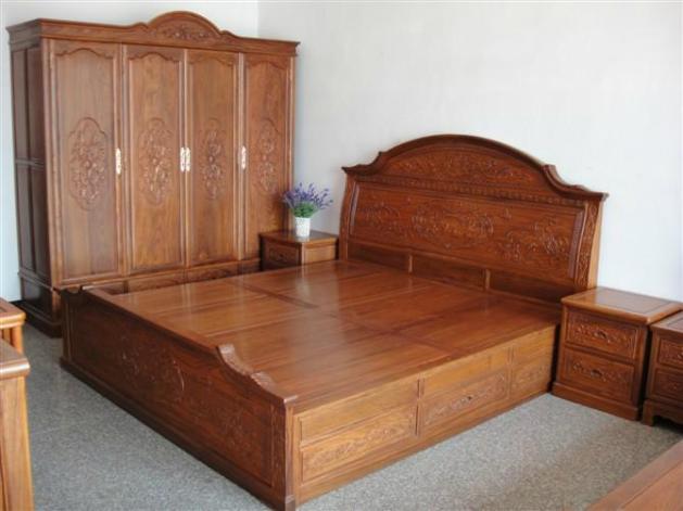 Bộ giường ngủ gỗ xoan đào tự nhiên giá rẻ